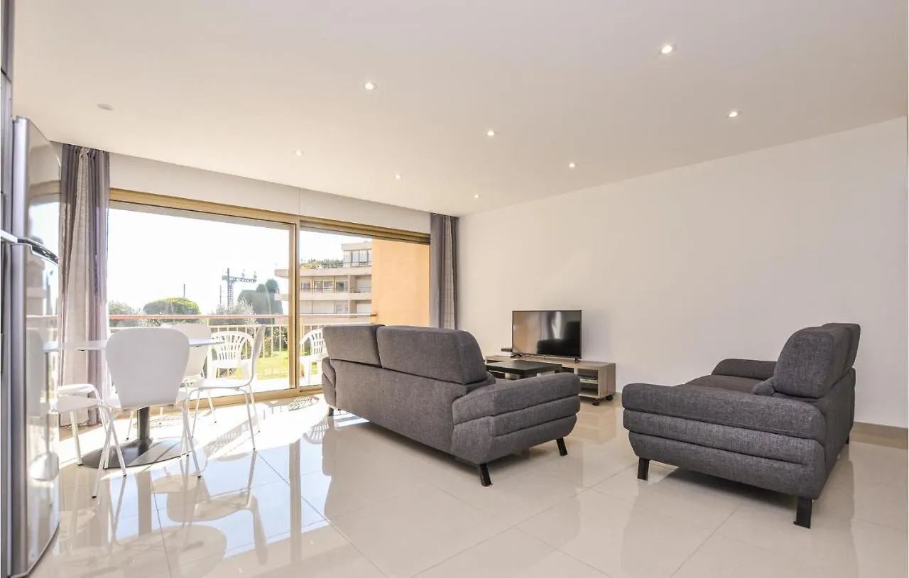 2 Bedroom Amazing Apartment In Cannes Fransa