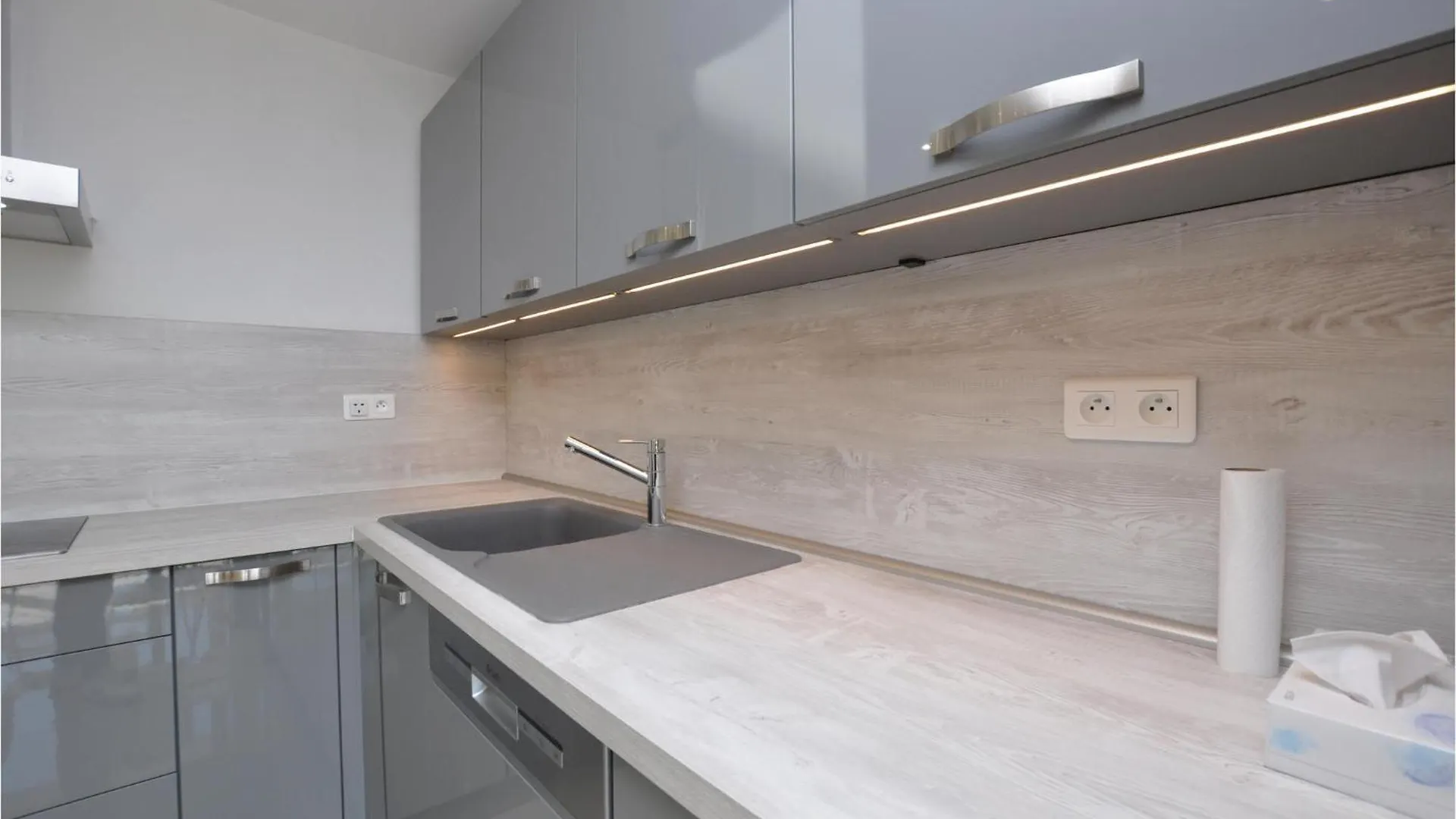 2 Bedroom Amazing Apartment In Cannes França