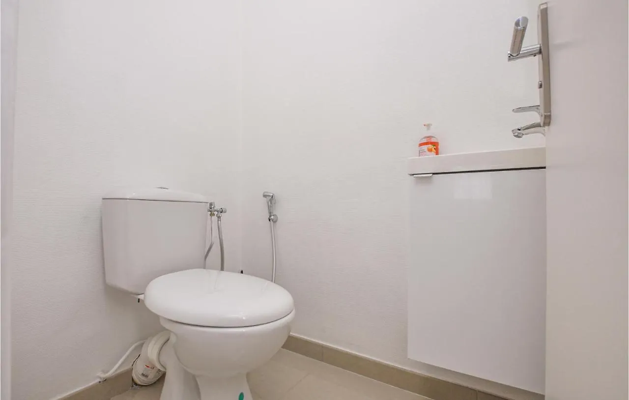 2 Bedroom Amazing Apartment In Cannes 0*,